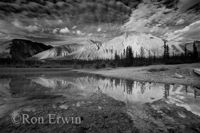 Muncho Lake 