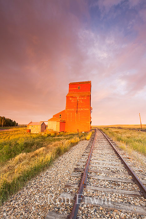 Wood Mountain Grain Elevator