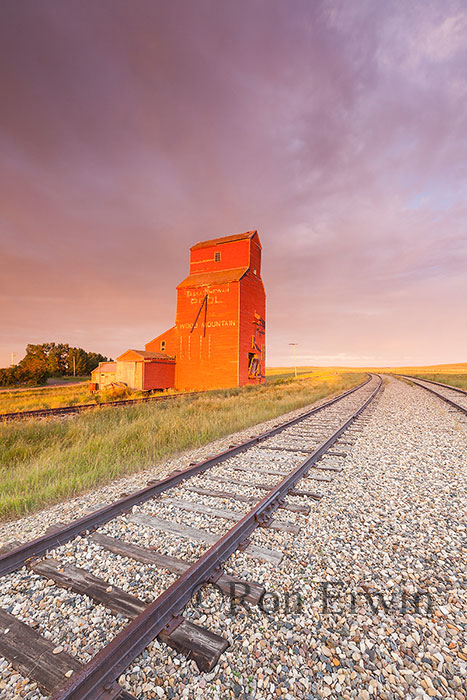 Wood Mountain Grain Elevator
