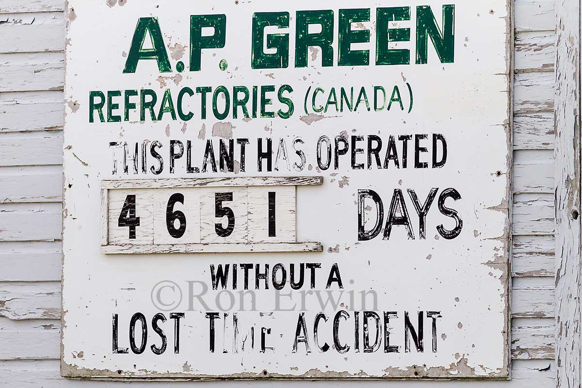 Sign re Workplace Accidents
